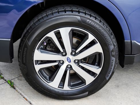 Used 2019 Subaru Outback 2.5i Limited w/ Popular Package #2 AWD/4WD image 11
