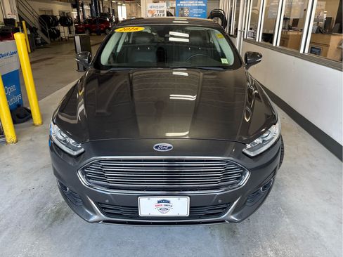 Used 2016 Ford Fusion SE w/ Equipment Group 202A AWD/4WD image 3