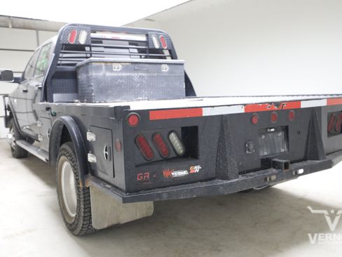 Used 2014 RAM 3500 Laramie w/ Convenience Group AWD/4WD image 2
