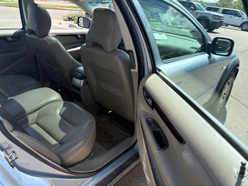 Used 2002 Volvo V70 Cross Country AWD/4WD image 27