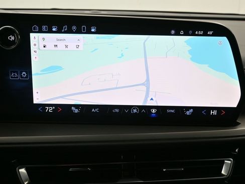 Certified 2025 Chevrolet Traverse LT image 17