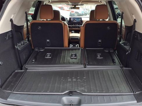 New 2026 Nissan Pathfinder Platinum AWD/4WD image 25