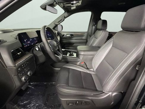 Certified 2025 Chevrolet Suburban Z71 AWD/4WD image 17