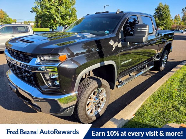 Used 2022 Chevrolet Silverado 2500 LT w/ Convenience Package AWD/4WD image 2