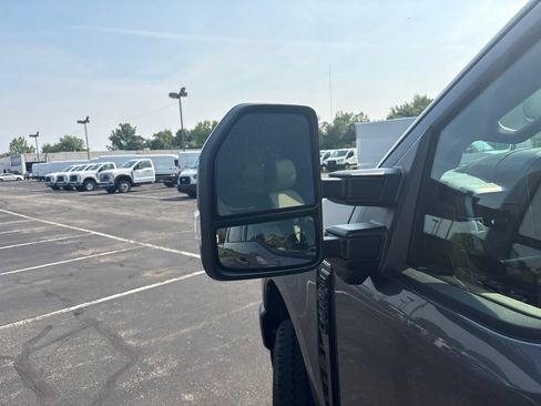 Used 2024 Ford F250 Lariat w/ Black Appearance Package AWD/4WD image 10