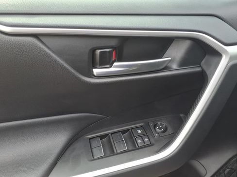 Used 2025 Toyota RAV4 XLE w/ Convenience Package FWD image 13