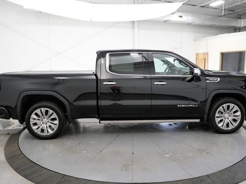 Used 2022 GMC Sierra 1500 Denali w/ Denali Reserve Package AWD/4WD image 8