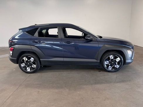 Used 2025 Hyundai Kona SEL image 2