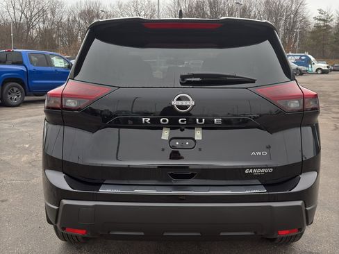 New 2026 Nissan Rogue SV image 6