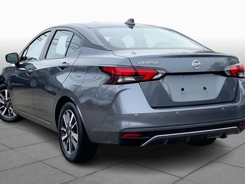 Used 2021 Nissan Versa SV image 12