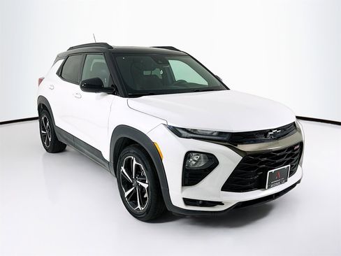 Used 2021 Chevrolet TrailBlazer RS w/ Sun and Liftgate Package image 1