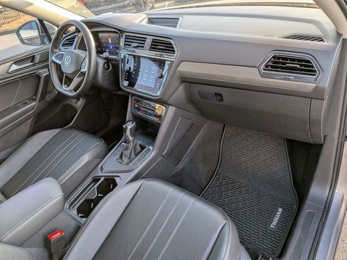 Used 2022 Volkswagen Tiguan SE image 38