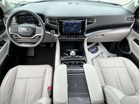 Used 2024 Jeep Wagoneer L 4WD w/ Premium Group I image 9