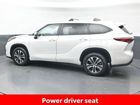 Certified 2023 Toyota Highlander XLE image 4