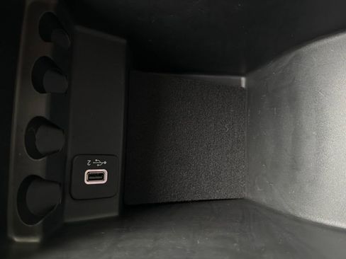 Used 2022 Jeep Cherokee Limited AWD/4WD image 45