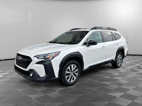 Used 2025 Subaru Outback Premium image 1