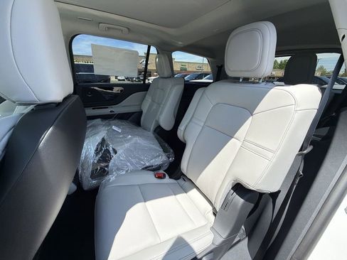New 2026 Lincoln Aviator AWD image 23
