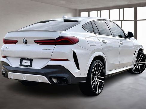 Used 2023 BMW X6 xDrive40i w/ M Sport Package image 2