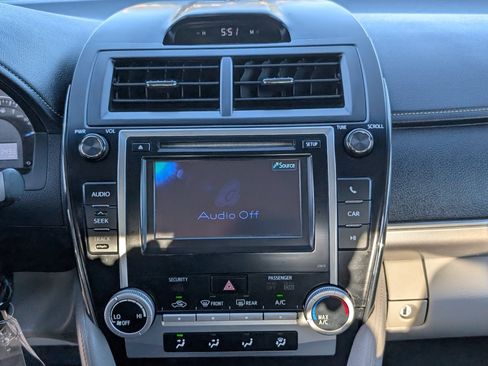 Used 2012 Toyota Camry LE FWD image 16