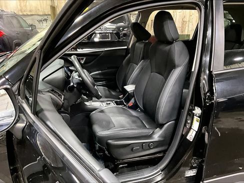 Used 2019 Subaru Forester Premium w/ All-Weather Package image 8