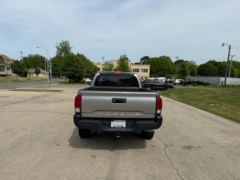 Used 2020 Toyota Tacoma SR AWD/4WD image 6