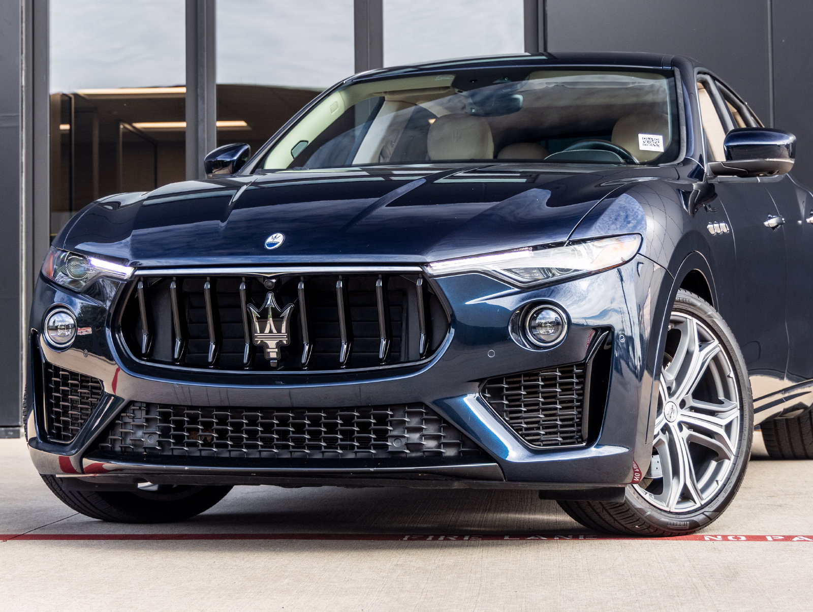 Used 2022 Maserati Levante Modena AWD/4WD image 3