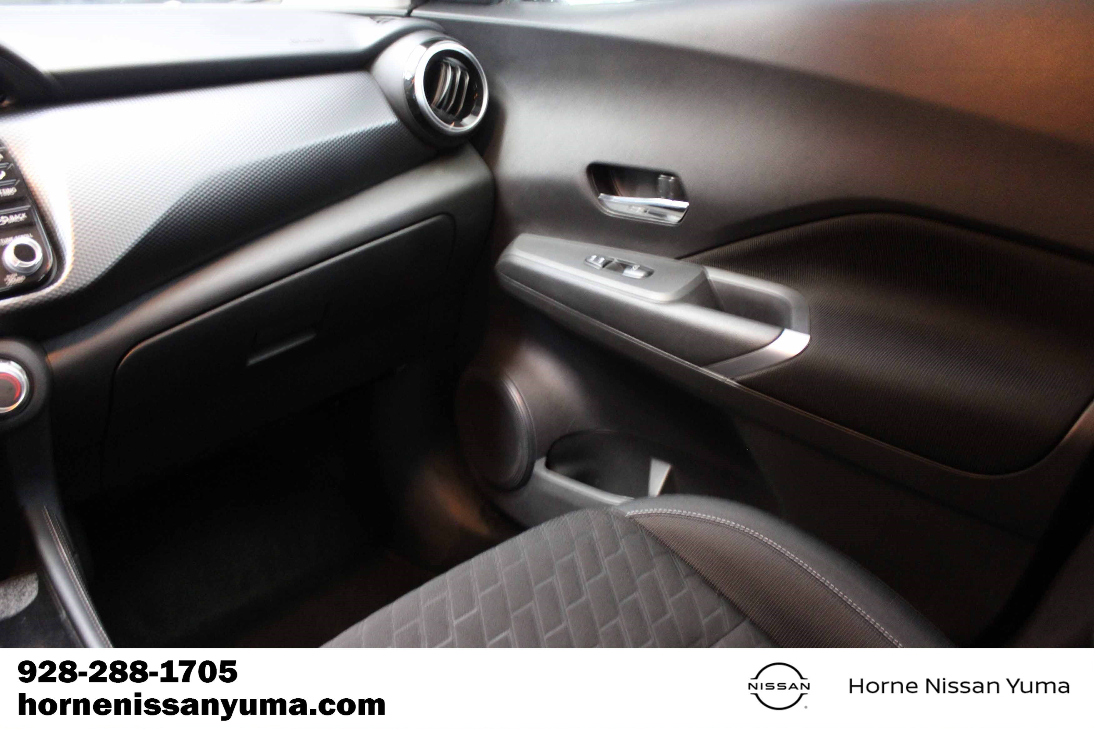 Used 2023 Nissan Kicks SV FWD image 9