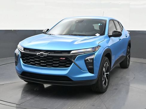 Used 2025 Chevrolet Trax RS FWD image 8