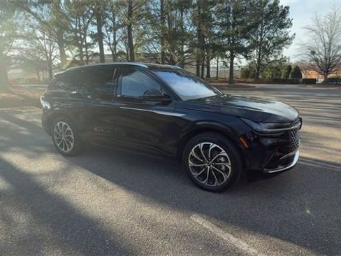 New 2026 Lincoln Nautilus Reserve image 9