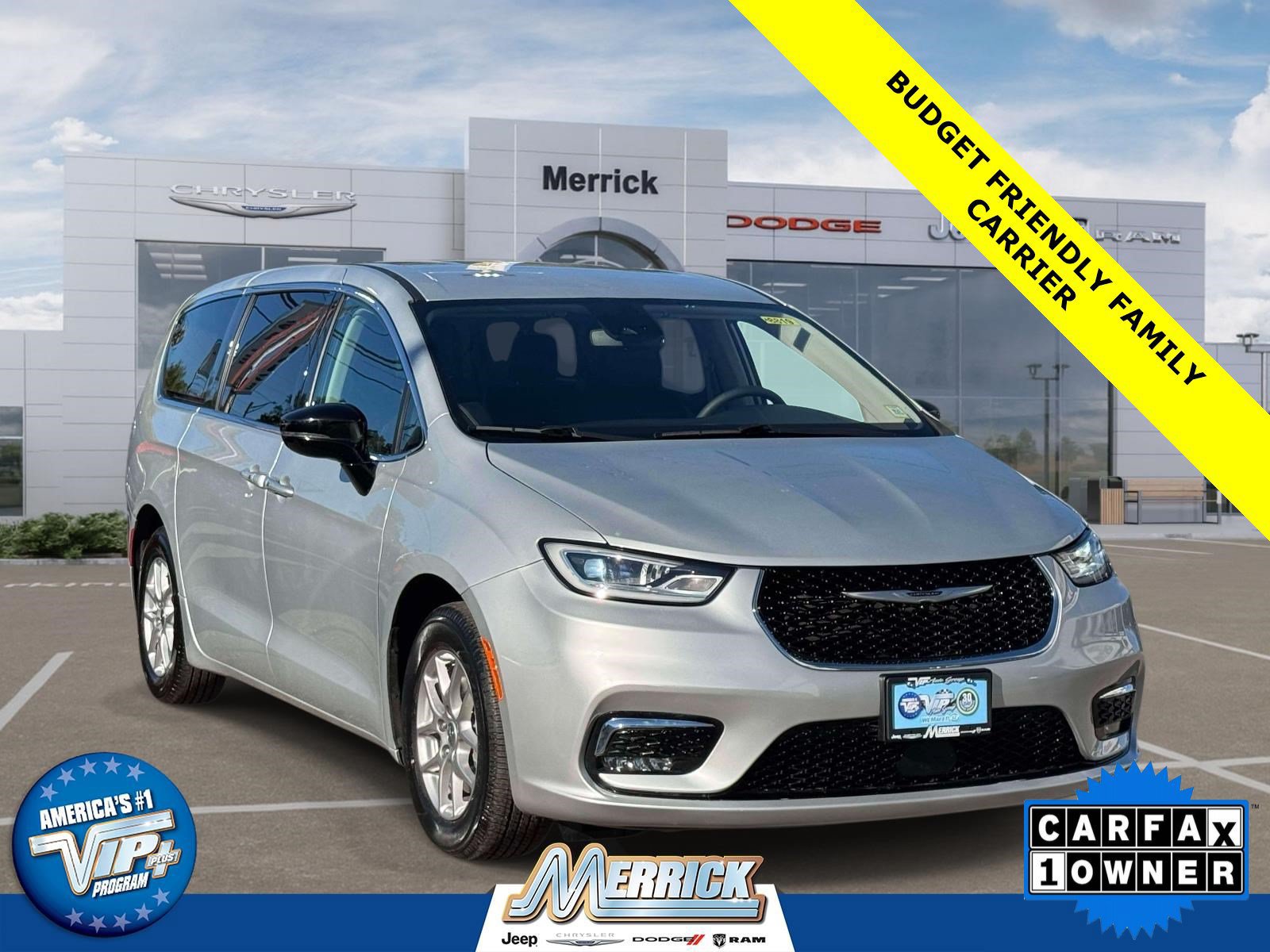 Certified 2024 Chrysler Pacifica Touring-L FWD image 1