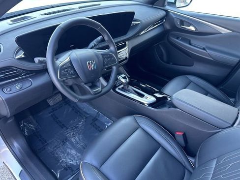 Used 2025 Buick Envista Avenir image 37