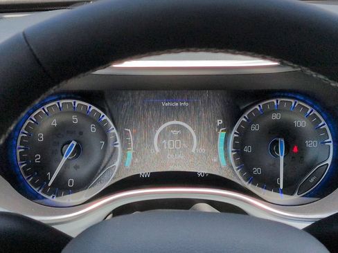 Used 2026 Chrysler Pacifica Limited FWD image 28