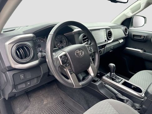 Used 2021 Toyota Tacoma SR5 RWD image 9