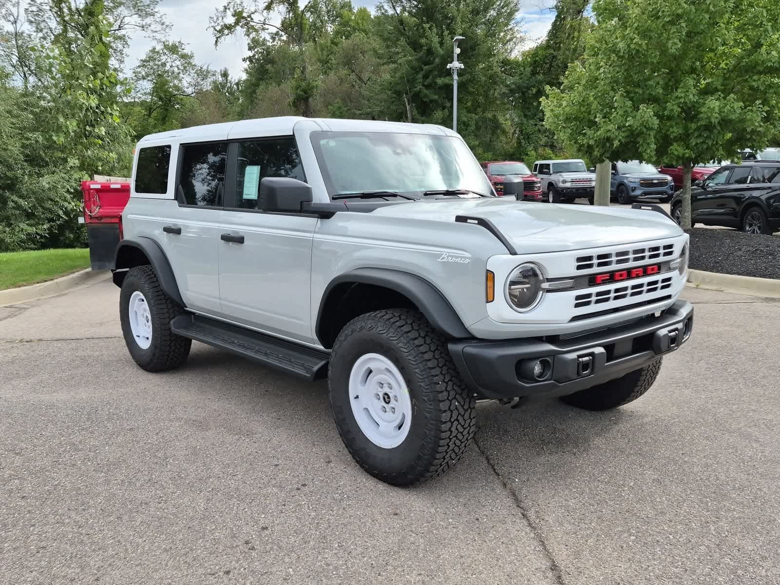 New 2026 Ford Bronco Heritage Edition AWD/4WD image 2