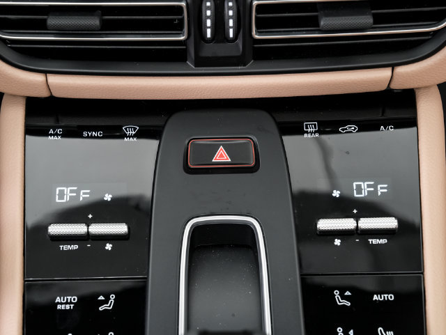Certified 2026 Porsche Macan AWD/4WD image 20