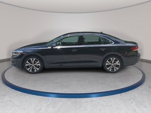 Used 2021 Volkswagen Passat 2.0T SE FWD image 8