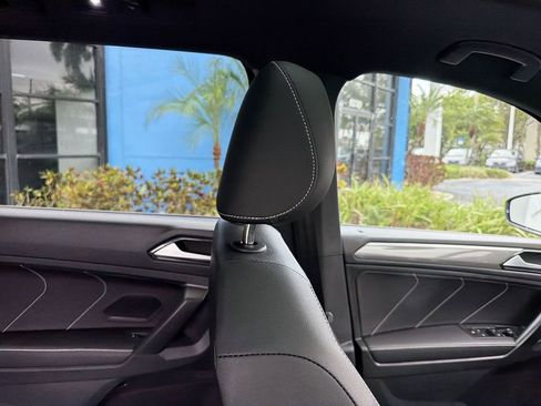 Used 2023 Volkswagen Tiguan SE R-Line FWD image 16