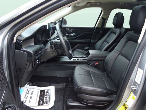 Used 2024 Lincoln Corsair Reserve w/ Equipment Group 201A image 22