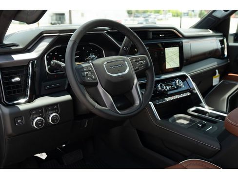 New 2026 GMC Sierra 2500 Denali Ultimate w/ LPO, Black Badging Package AWD/4WD image 11