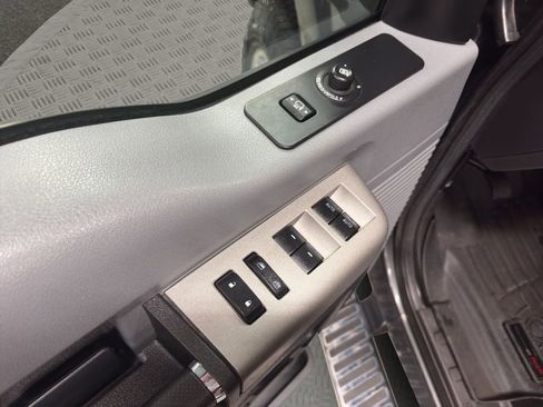 Used 2016 Ford F250 XLT w/ XLT Premium Package image 15