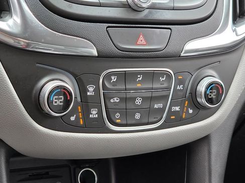 Used 2019 Chevrolet Equinox Premier image 24