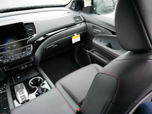 New 2026 Honda Ridgeline Black Edition image 11