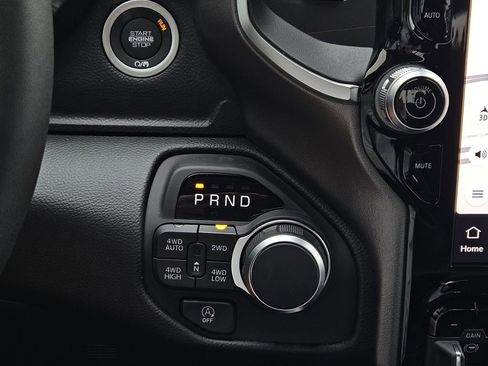 New 2026 RAM 1500 4x4 Crew Cab image 20