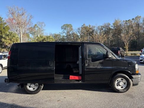 Used 2019 Chevrolet Express 2500 Work Van w/ Driver Convenience Package image 20