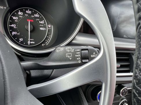 Used 2023 Alfa Romeo Stelvio Veloce image 29