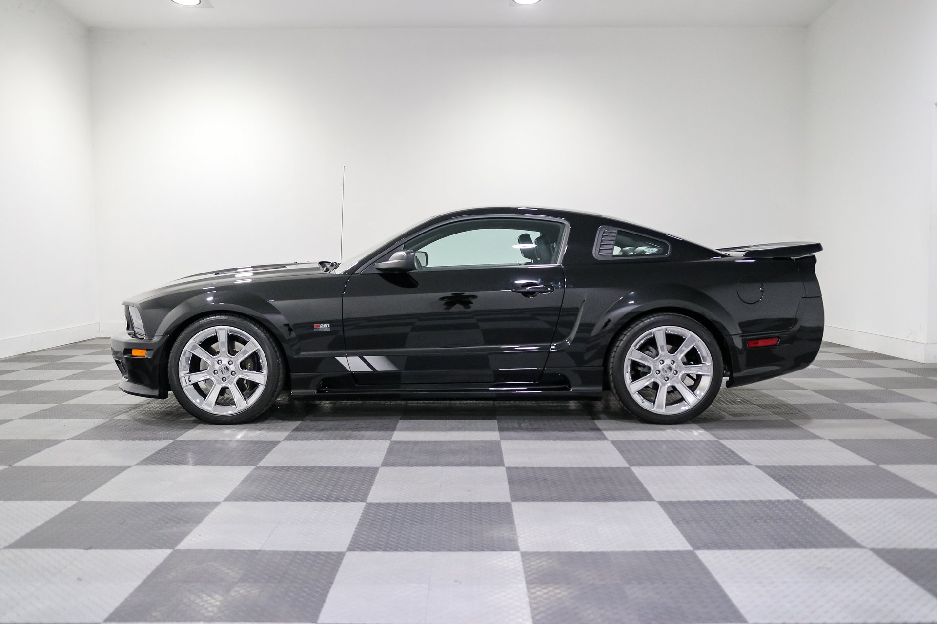 Used 2006 Ford Mustang GT RWD image 5