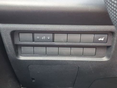 Used 2024 Mitsubishi Outlander SE FWD image 17