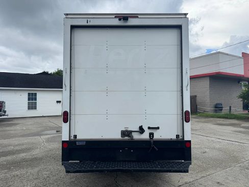 Used 2023 Ford Transit 350 DRW RWD image 8