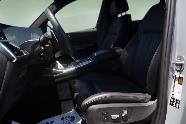 Used 2025 BMW X7 M60i w/ Executive Package AWD/4WD image 44