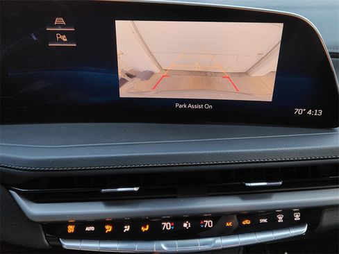 Used 2024 Cadillac XT4 Premium Luxury image 17